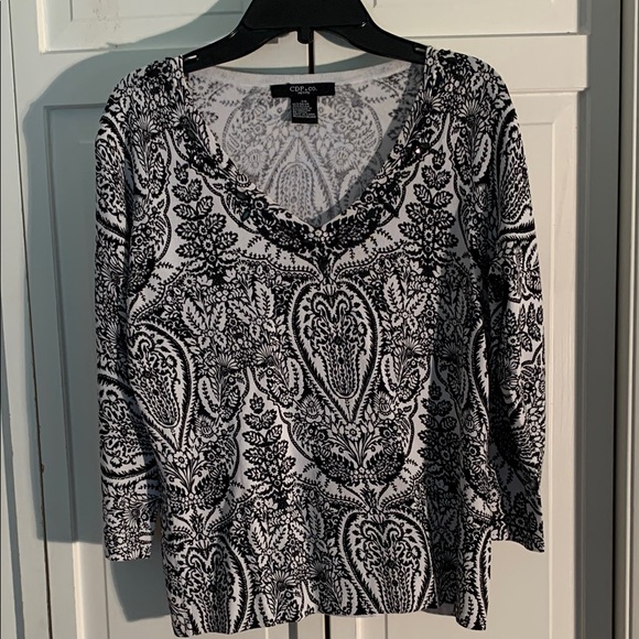 CDP & Co Tops - CDP & Co. Black & White 3/4 Sleeve Paisley Print Blouse EUC